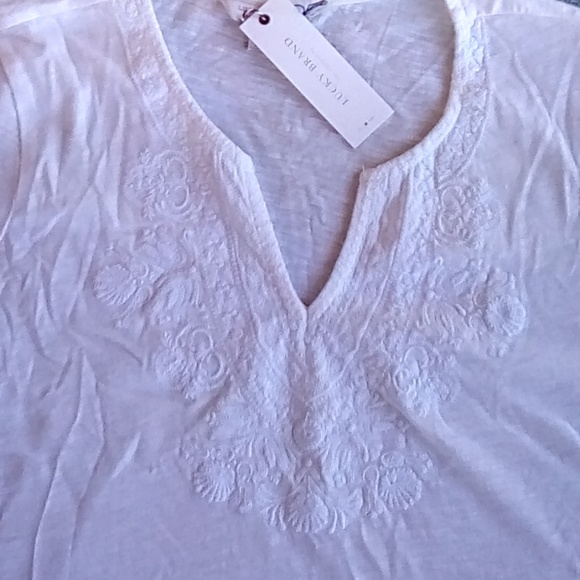 LUCKY BRAND Embroidered Split Neck T-Shirt NWT - Picture 5 of 6